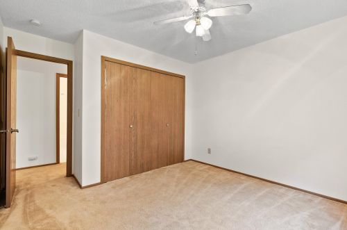 5447 Babcock Trl, South Saint Paul MN 55077-1736 exterior