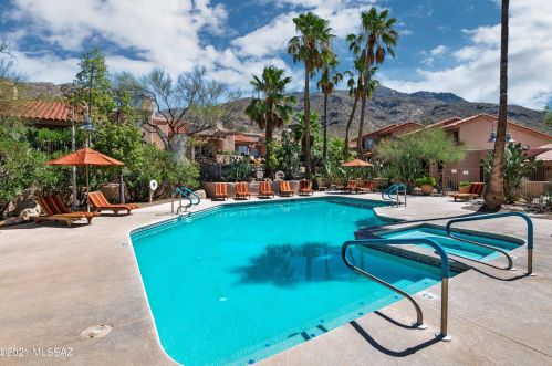 7601 Calle Sin Envidia, Tucson AZ  85718-1270 exterior