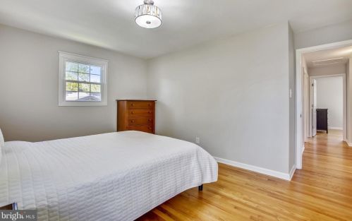 2232 Candlewood Dr, Alexandria VA 22308-1507 exterior