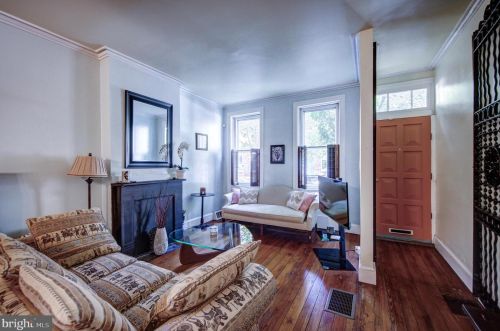 2004 Brandywine St, Philadelphia PA 19130-3204 exterior