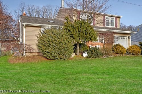 46 Brookside Rd, Edison, NJ 08817-4674