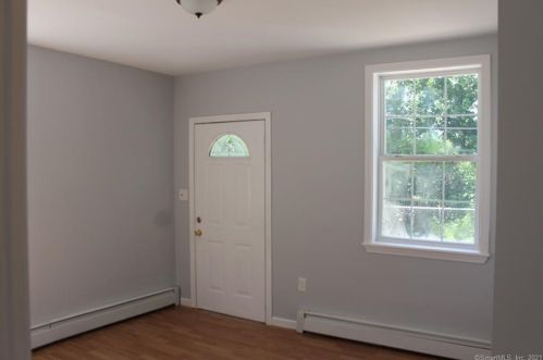 65 High St, Vernon CT 06066-3638 exterior