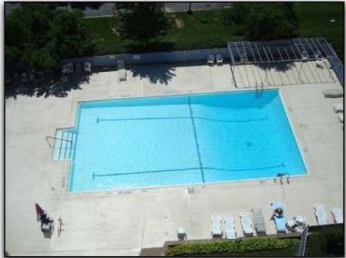 7033 Kedzie Ave, Chicago IL 60645-2845 exterior