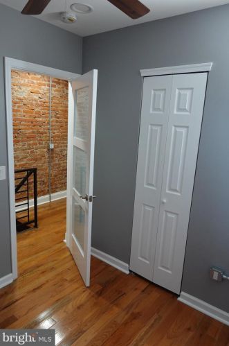 1525 Hicks St, Philadelphia PA  19146-4820 exterior