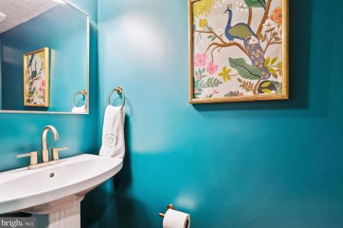 1715 Belle Haven Rd, Alexandria VA  22307-1223 exterior