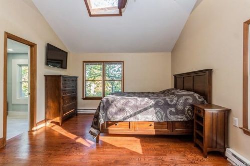 391 Kings Hwy, Valley Cottage NY 10989-1527 exterior