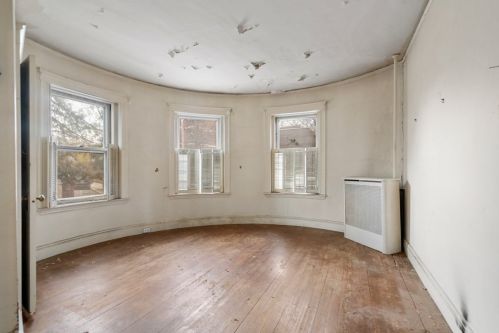 65 Pleasant St, Brookline MA 02446-3723 exterior