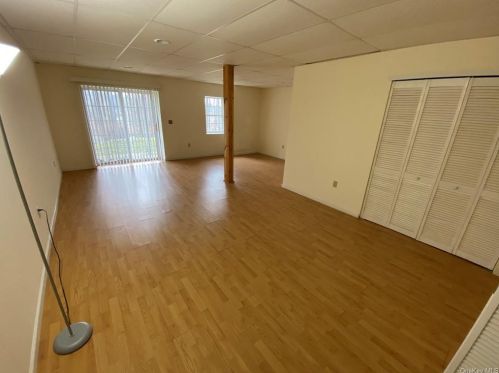 15 Lk Rdg Dr, Middletown NY 10940-2156 exterior