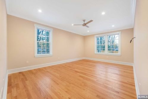 81 Trommel Dr, Mahwah NJ 07430-1533 exterior