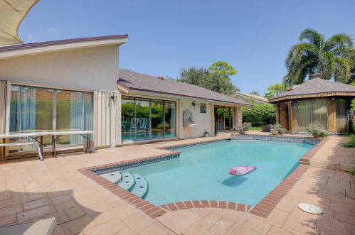 2414 30 Rd, Boca Raton FL 33431-6370 exterior