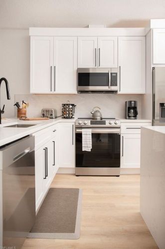 823 96 Ave, Naples FL 34108-2465 exterior