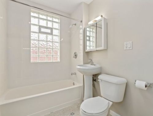 4100 Central Ave, Chicago IL 60639-2934 exterior