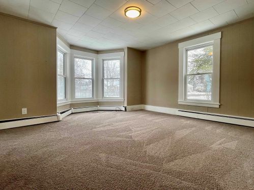 48 Pembroke Rd, Concord NH  03301-5642 exterior