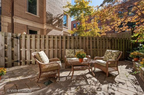 2701 Janssen Ave, Chicago IL 60657-1323 exterior