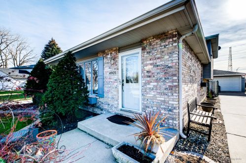 4905 124 St, Chicago IL 60628-7240 exterior