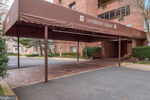 11500 Fairway Dr, Herndon, VA 20190-4434