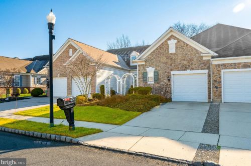 203 Sparrow Dr, Trenton, NJ 08690-2464