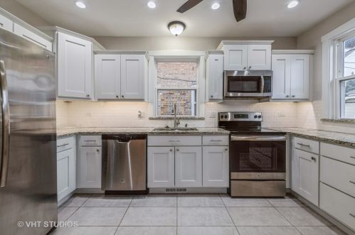 5415 Henderson St, Chicago IL 60657-2015 exterior