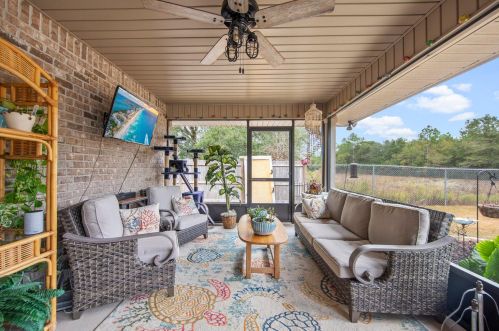 9088 Tara Cir, Milton FL 32583-8147 exterior