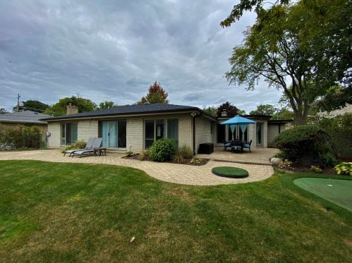 6427 Kilbourn Ave, Chicago, IL 60712-3452