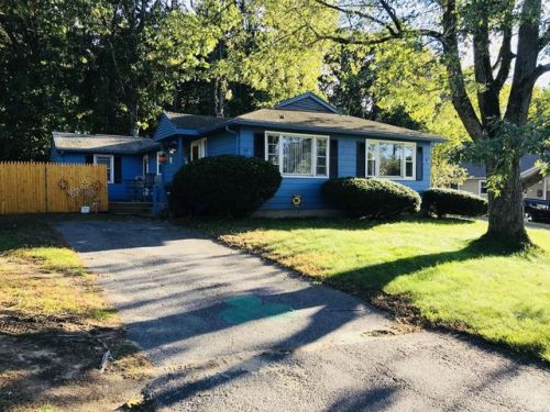 45 Gail St, Springfield, MA 01108-3319