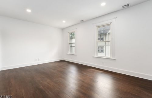 67 Dunnell Rd, Maplewood NJ  07040-1333 exterior