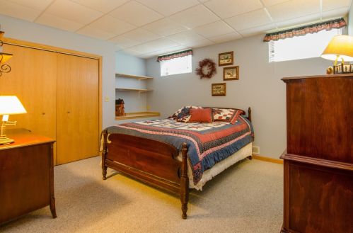 322 Lorraine Dr, Bull Valley IL 60012-3612 exterior