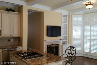 1632 Colonial Hills Dr, Mc Lean VA  22102-2939 exterior