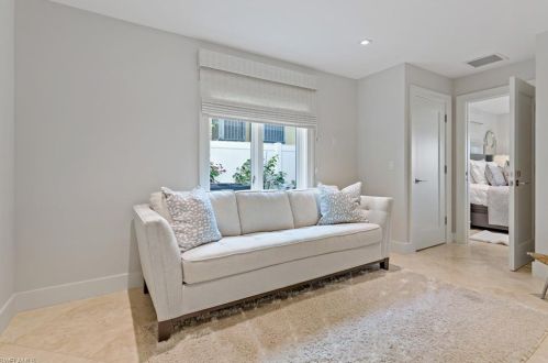 253 Conners Ave, Naples FL 34108-2124 exterior