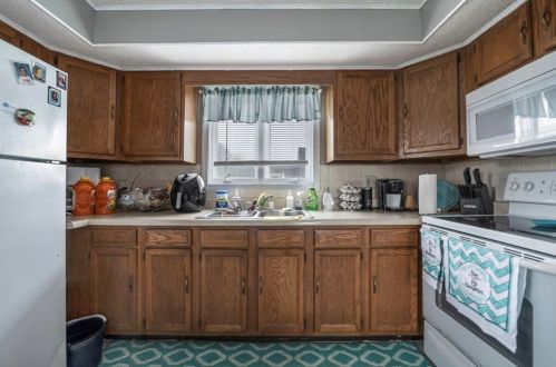 49 Kilton St, Taunton MA 02780-2953 exterior