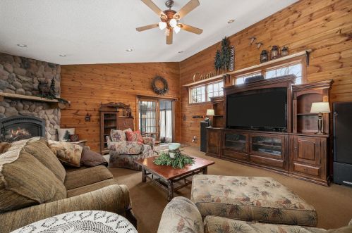 817 County Rd B, Saint Paul MN 55113-4532 exterior