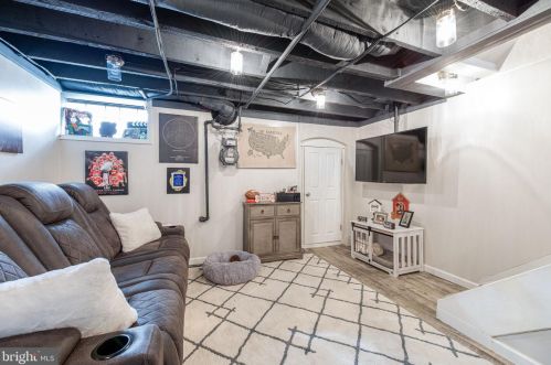 1011 Johnston St, Philadelphia PA 19145-4715 exterior