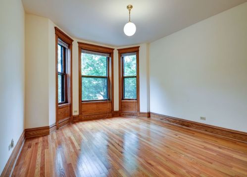 3722 Fremont St, Chicago, IL 60613-3971