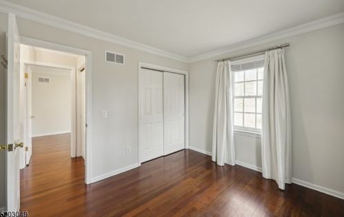 7 Deerwood Trl, Warren NJ  07059-5559 exterior