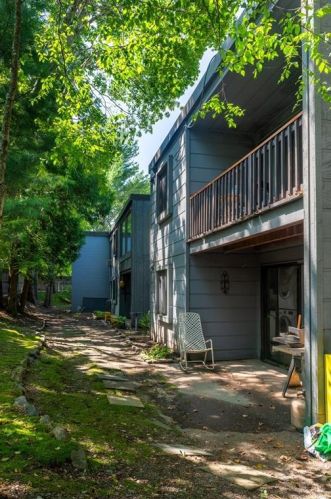 24 Camp St, Providence RI  02906-1702 exterior