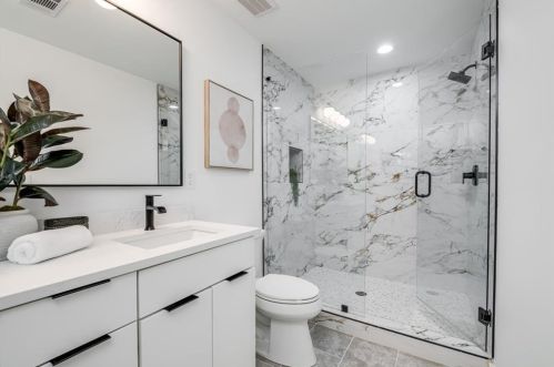 1639 Crestline Dr, Atlanta GA  30345-3820 exterior