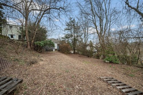 160 Howard St, Pittsburgh PA 15235-2832 exterior