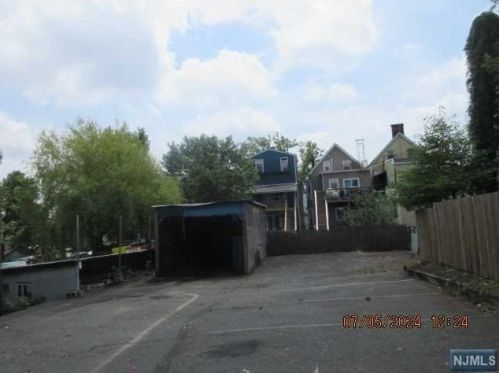 128 3rd Ave, Newark NJ  07104-2732 exterior