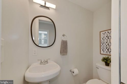 308 Rhode Island Ave, Washington DC  20001-1827 exterior