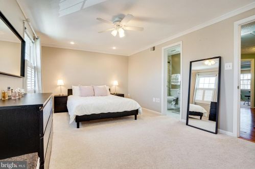 5674 Independence Cir, Alexandria VA 22312-2663 exterior