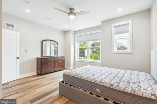 220 Fountain St, Philadelphia PA  19128-4508 exterior