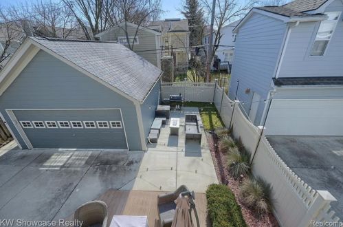 966 Smith Ave, Bham MI  48009-4709 exterior