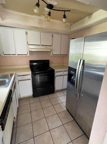 1518 Royal Green Cir, Fort Pierce FL  34952-4643 exterior