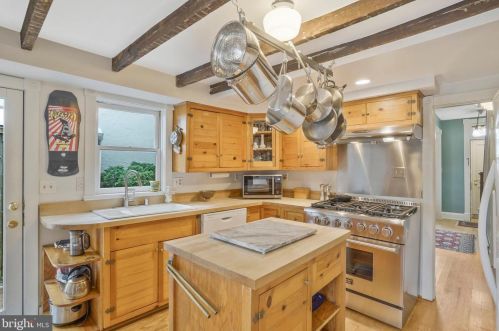 325 Patrick St, Alexandria VA 22314-2443 exterior