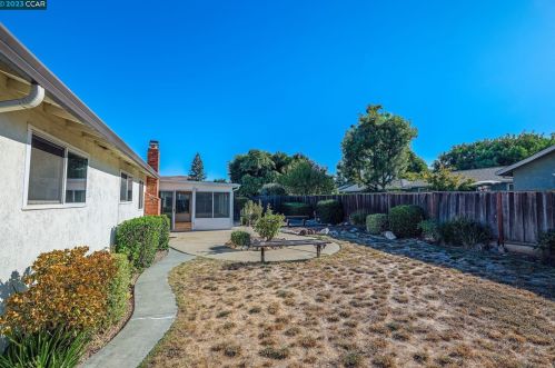 3948 Majestic Dr, Concord CA  94519-1214 exterior
