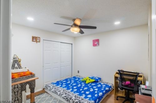 31 Prestwick Way, Edison NJ 08820-4689 exterior