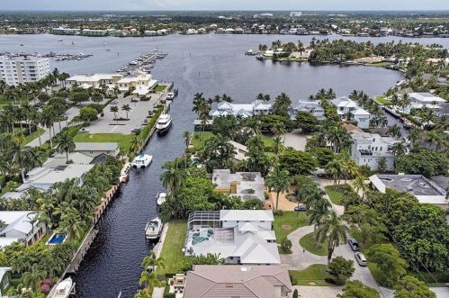 601 15 Ave, Naples FL 34102-7440 exterior