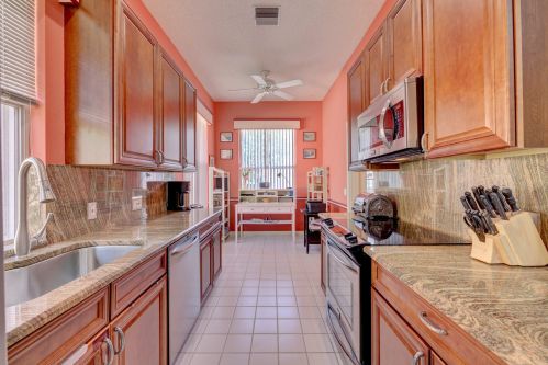 1553 Amherst Dr, Fort Pierce FL 34986-2413 exterior