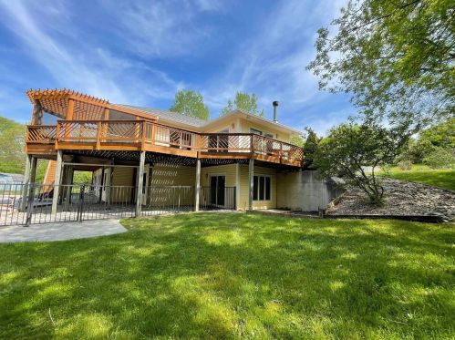 4900 Knapp St, Grand Rapids MI 49525-9436 exterior