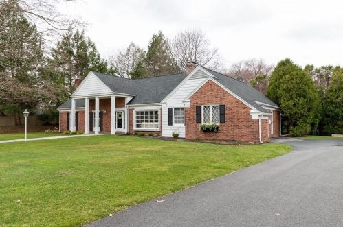 77 Fairhill Dr, Springfield, MA 01106-2331